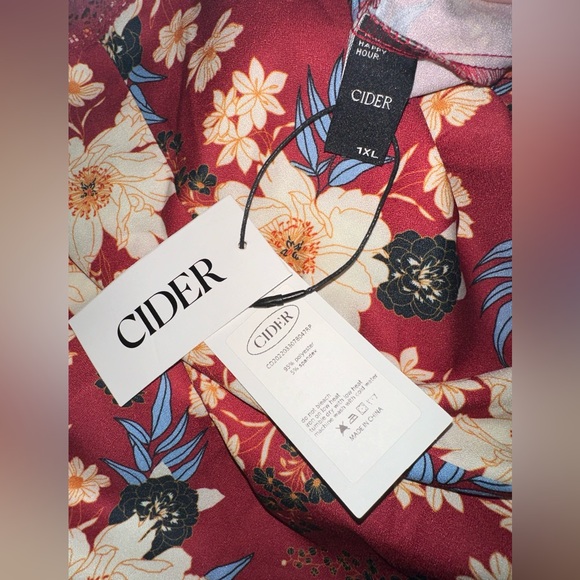 NWT Cider Red Floral Romper - Picture 3 of 3